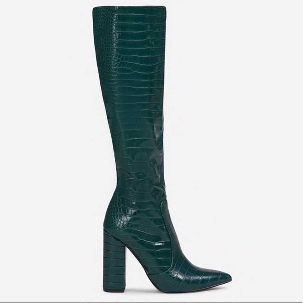 Madden girl boot size 6 Ronni